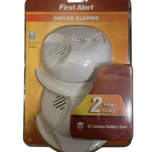 First Alert White Smoke Alarms - 2 Pack NWT